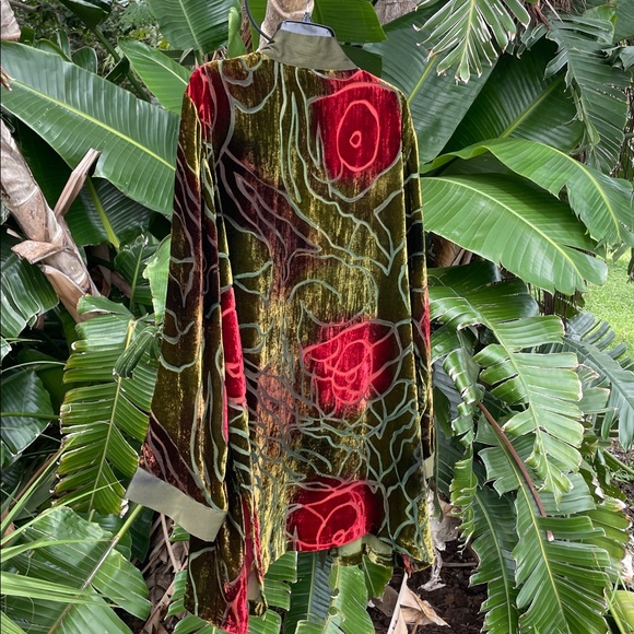 Burn out velvet jacket by Alika Yamani creations - Picture 3 of 6